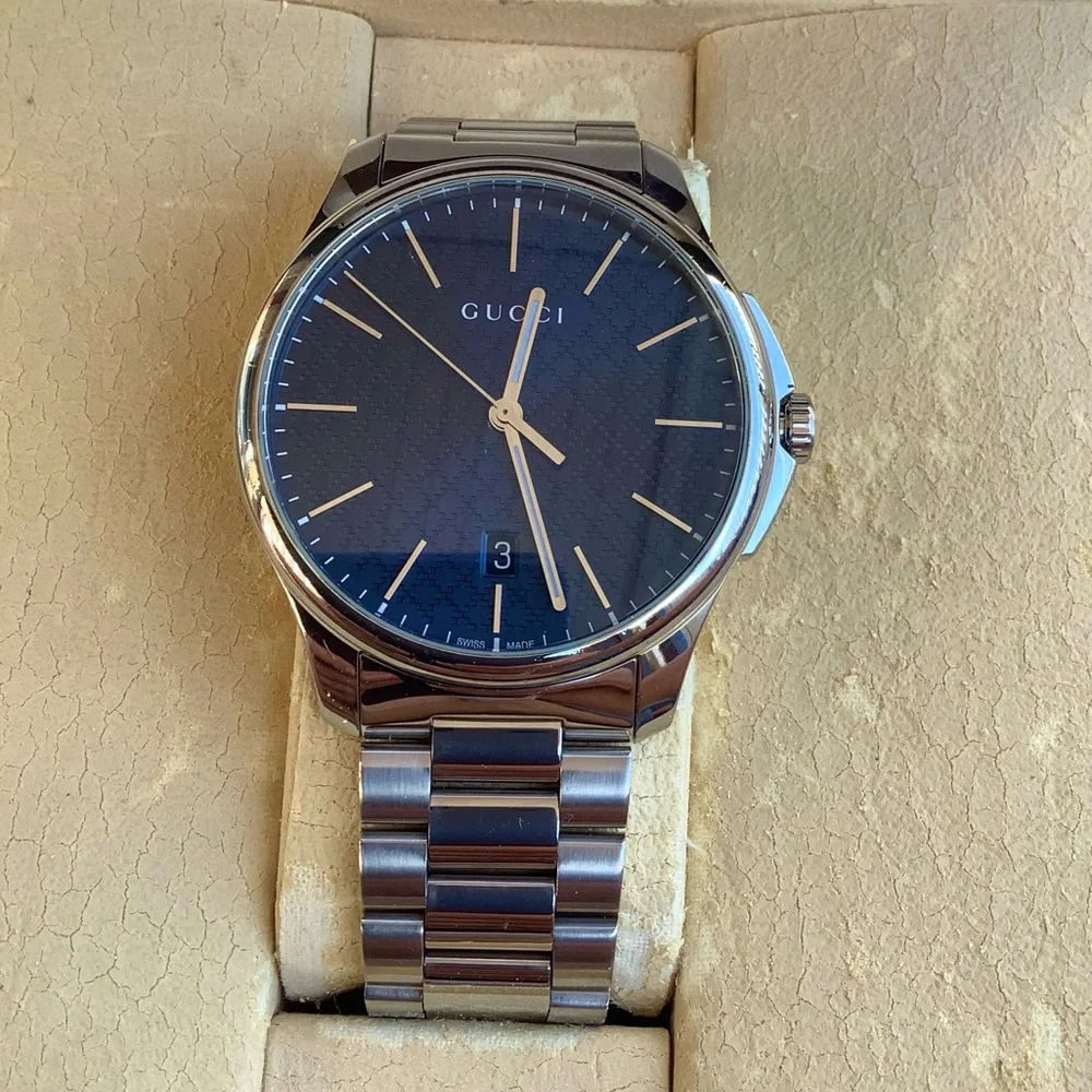 Beautiful GUCCI men’s dress watch💥💥💥